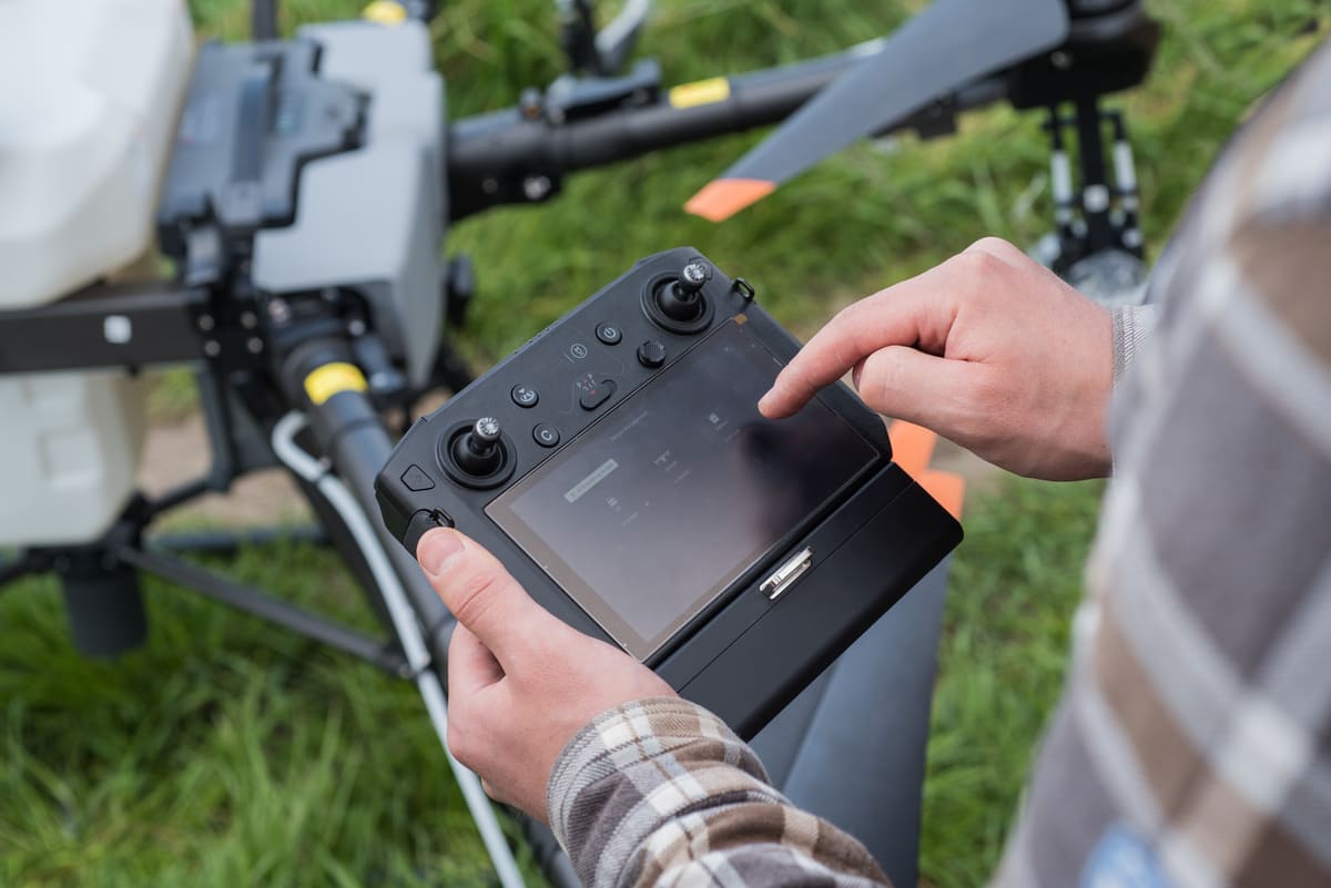 the-farmer-sets-the-boundaries-of-the-field-for-sp-2023-11-27-05-14-59-utc